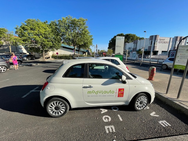 Modulauto au Pic Saint-Loup équipé avec VOP solution d'autopartage